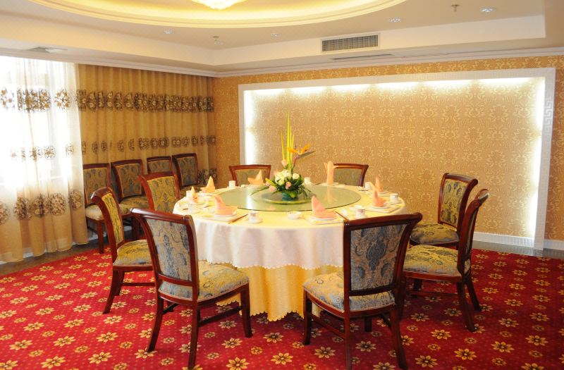 Qingdao Sifang Hotel East Building (Taidong Pedestrian Street Small Village Subway Station) photo 4