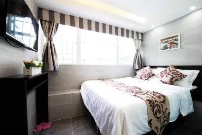 Sasa Inn (TST Metro C2)