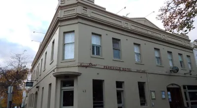 Naughtons Hotel Các khách sạn ở Brunswick