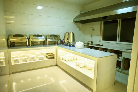 Kaiyue Hotel Отели рядом с достопримечательностью «Mohan»