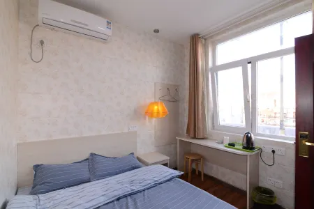 Yangzhong Yizhou Hotel