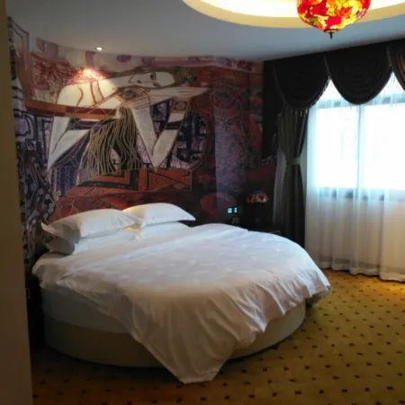 Bijie Weining Xichen International Hotel (Caohai Branch) Отели в г. Вейнин