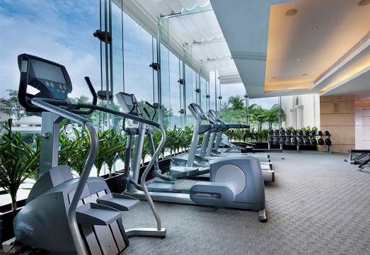 1. 소피텔 런던 히..