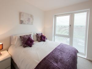 ShortstayMK Campbell Park serviced houses, with free superfast wi-fi, parking, Sky sports and movies