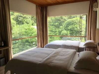 Shiertan Holiday Hotel Hotels near Wangqinggu Scenic Area
