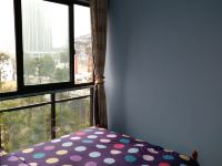重庆湖畔公寓 - 高级三卧室二厅套房