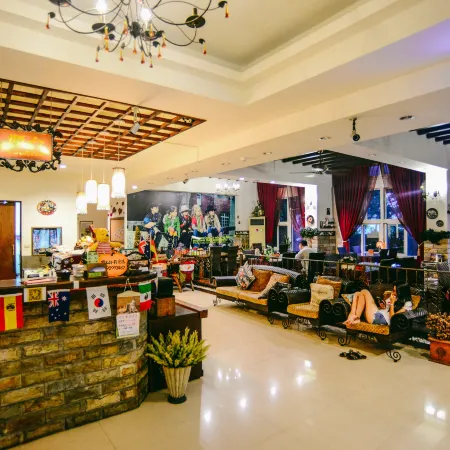 Puli Town Continental-style Hostel Отели рядом с достопримечательностью «Винодельня Пули»