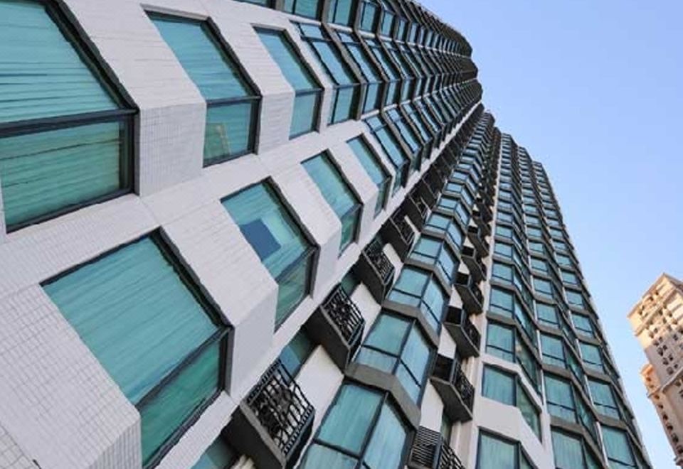 비숍 레이 인터내셔널 하우스 외관