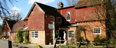Trivelles Waterhall Country Gatwick Hotel & Airport Parking