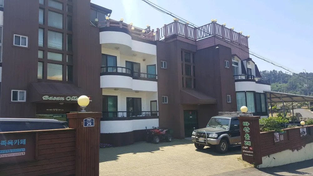 Basan Olleh Pension