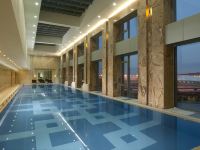 北京首都机场希尔顿酒店 - 室内游泳池