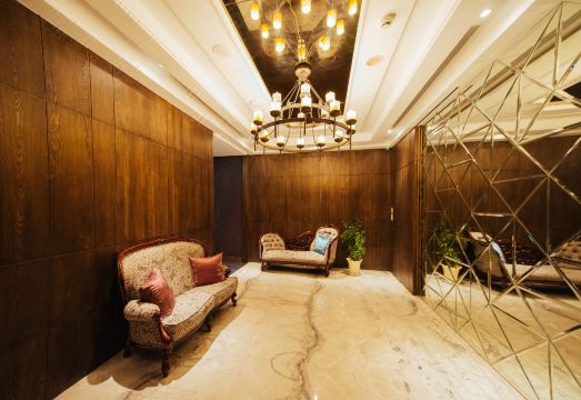 2. 캐슬 발레 타이..