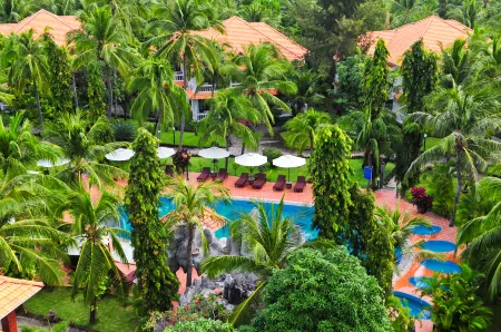 Four Oceans Beach Resort - Bon Bien Mui Ne Отели рядом с достопримечательностью «RD Wine Castle»