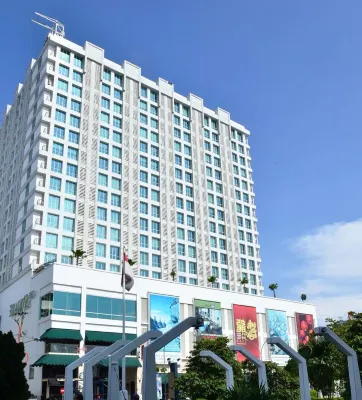 The Square Surabaya Hotel Hotels in Wonocolo