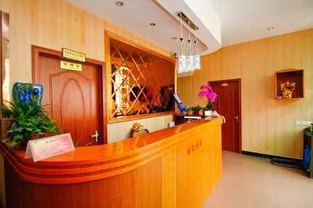 Chenhuijun Hotel (Hefei Baogongyuan Big Clock Tower) Отели рядом с достопримечательностью «Anhui Technical College of Industry and Economy (West Area)»