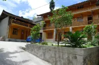 Hailuogou liangxishanyuan minsu Hotels in Luding