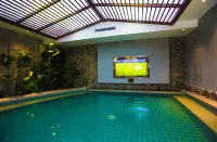 Oriental Hawaii Hotel (Heihe Central Pedestrian Street Shop) - Spa