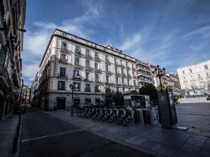 Hostal Vázquez de Mella -Gran Via -