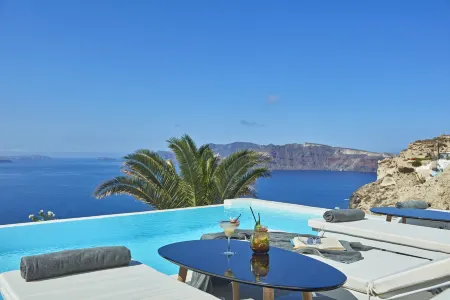 Katikies Villa Santorini - the Leading Hotels of the World