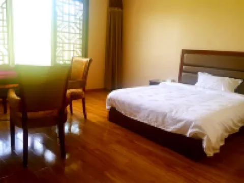 Peng'an Huangting Mountain Villa