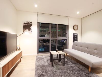 Luxury Two Bedrooms Apartment in Darling Harbour