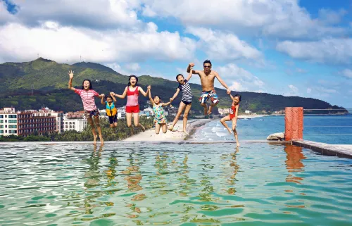 Popeye Holiday Inn Рядом с отелем Photos