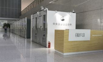 Sleeping in Airport (Hefei Xinqiao International Airport)
