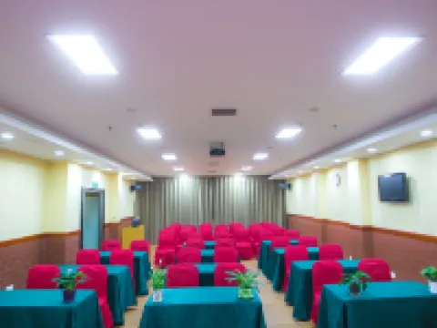 Homeinn Hotel (Yingkou Dashiqiao Railway Station) Hotels in Dashiqiao