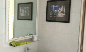 Wanyuan Holiday Romance Hotel