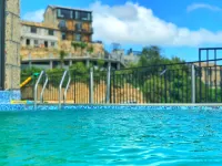 Yinxiangjia Peninsula Hostel - สระว่ายน้ำบนดาดฟ้า