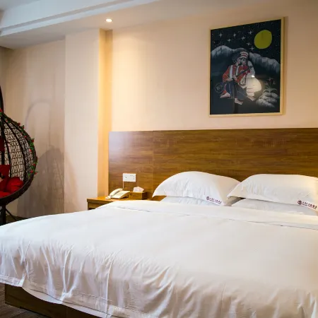 Sanyuesan Theme Hotel