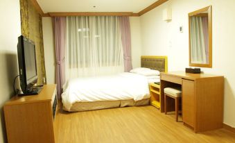 Osaek Greenyard Hotel - Housity