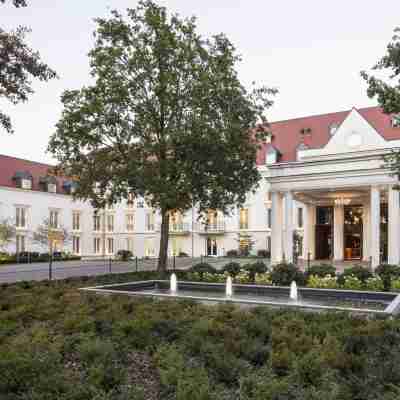 Hilton Frankfurt Gravenbruch Hotel Exterior