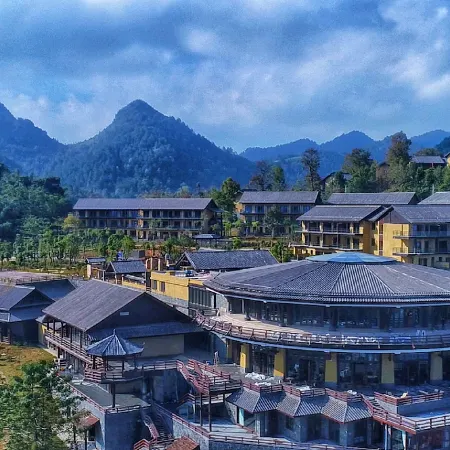 Guanglv. Bama Lake Narada Resort Hotel