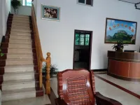 Zhixian Hotel