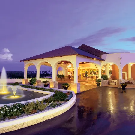 Wyndham Alltra Punta Cana All Inclusive Resort