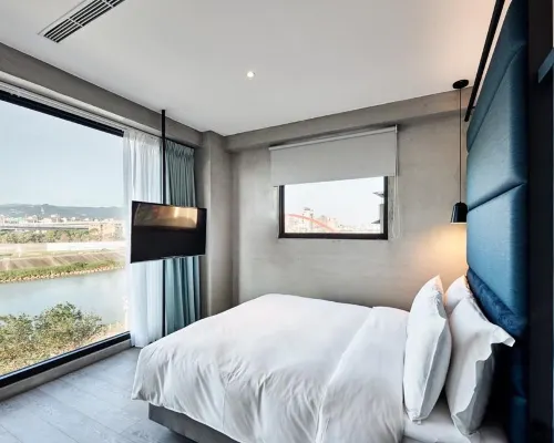 Waterfront Hotel Hotels near Ciyou Temple
