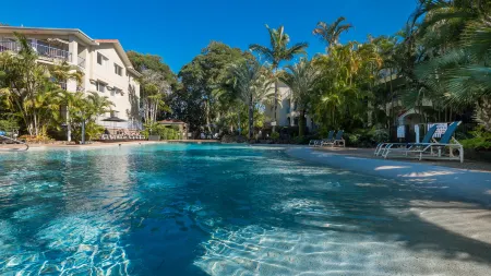 Sanctuary Lake Apartments