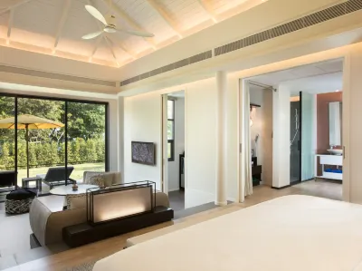 The ShellSea Krabi I Luxury Beach Front Resort & Pool Villas Hotel di Ao Num Mao Bay