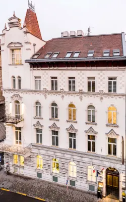 Ikonik Parlament Hotel in zona Parlamento di Budapest