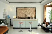 Zhongxiang Business Hotel