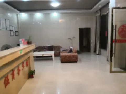 Chongren Laowu Business Hotel