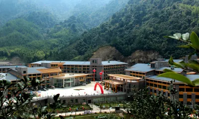 Wolong International Hotel