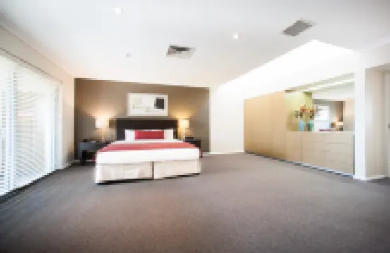 悉尼卡巴瑪塔華美達套房酒店 Warwick Farm酒店