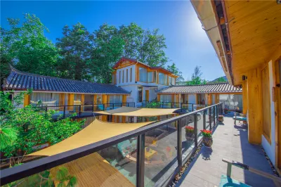 Yunli Fei Bird Flyer Snow Mountain Photo Hotel (Lijiang No.3 Courtyard) Hotels near The Ancient Town of Shuhe