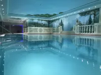 Hotel Palace Berlin - Pools