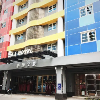 La Hotel Baseball Theme Hall Hotels near Dome of Light