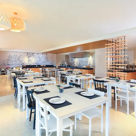 MiniMax Hotel Shishi