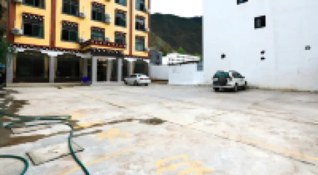 八宿楠泰酒店