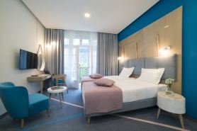 City Nest Modern & Cozy Suites